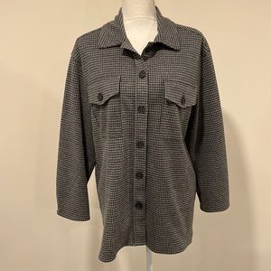 Jones New York Signature Black and Gray Houndstooth Shirt Jacket Size Medium